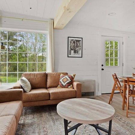 Charming & Freshly Restored Farmhouse 1 Mile From Center Of Stowe Kültér fotó
