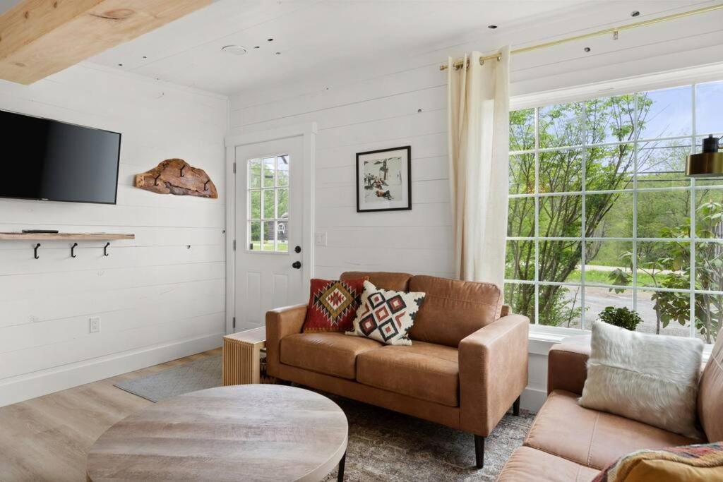 Charming & Freshly Restored Farmhouse 1 Mile From Center Of Stowe Kültér fotó